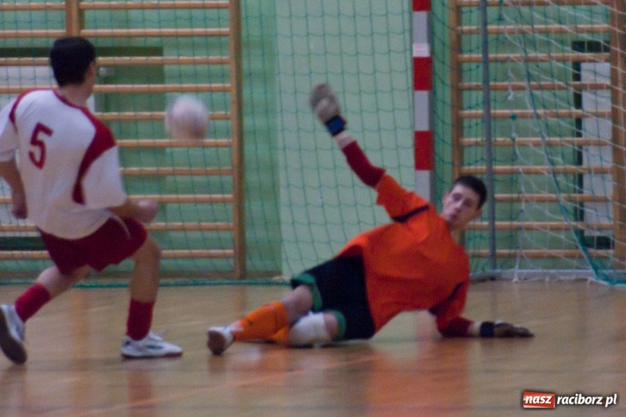 Zdjęcie w galerii na portalu naszraciborz.pl: Orły pofolgowały. Dwóch na parkiecie wiadomości z regionu