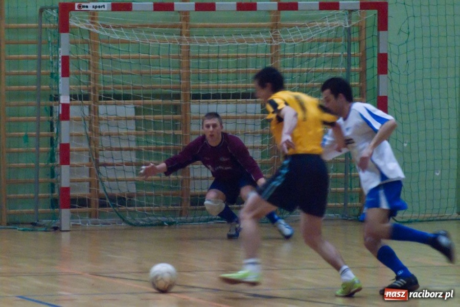 Zdjęcie w galerii na portalu naszraciborz.pl: Grad goli w meczu Galaktikos wiadomości z regionu