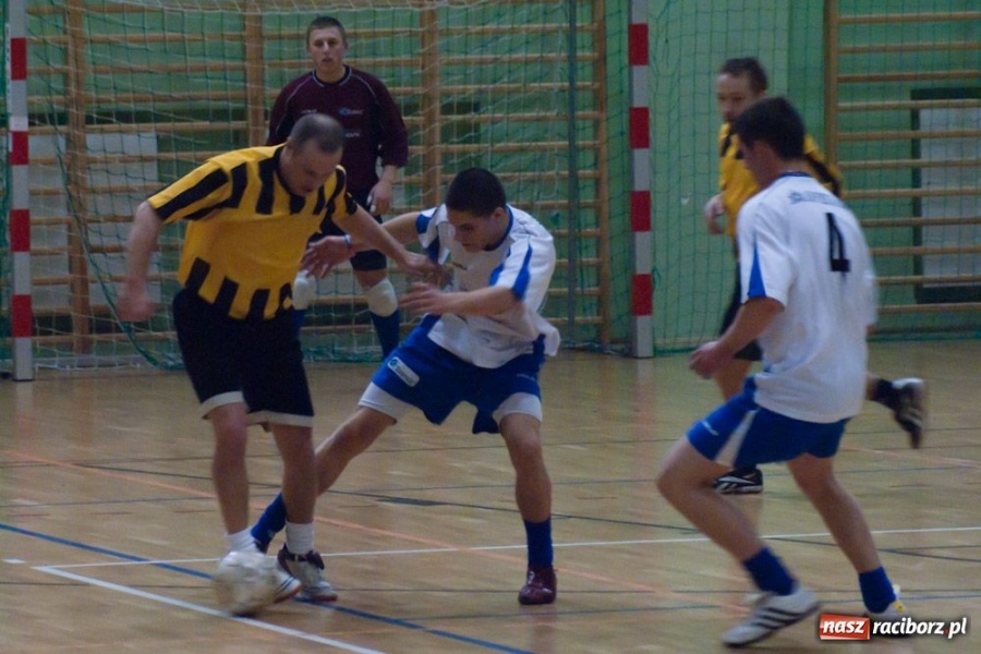 Zdjęcie w galerii na portalu naszraciborz.pl: Grad goli w meczu Galaktikos wiadomości z regionu