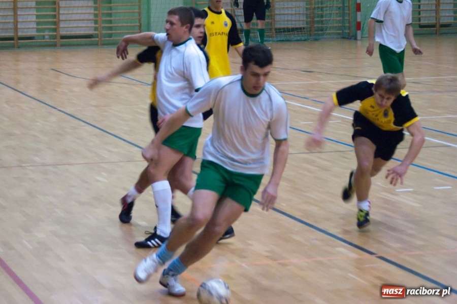 Zdjęcie w galerii na portalu naszraciborz.pl: Grad goli w meczu Galaktikos wiadomości z regionu