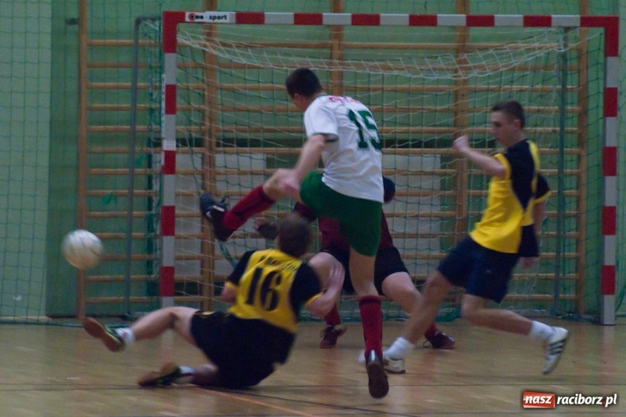 Zdjęcie w galerii na portalu naszraciborz.pl: Grad goli w meczu Galaktikos wiadomości z regionu
