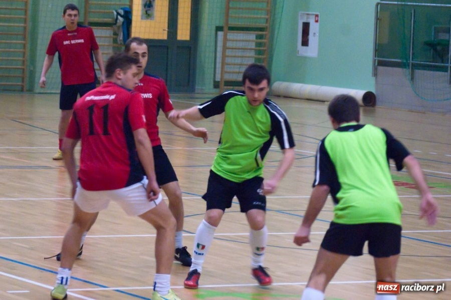 Zdjęcie w galerii na portalu naszraciborz.pl: Grad goli w meczu Galaktikos wiadomości z regionu