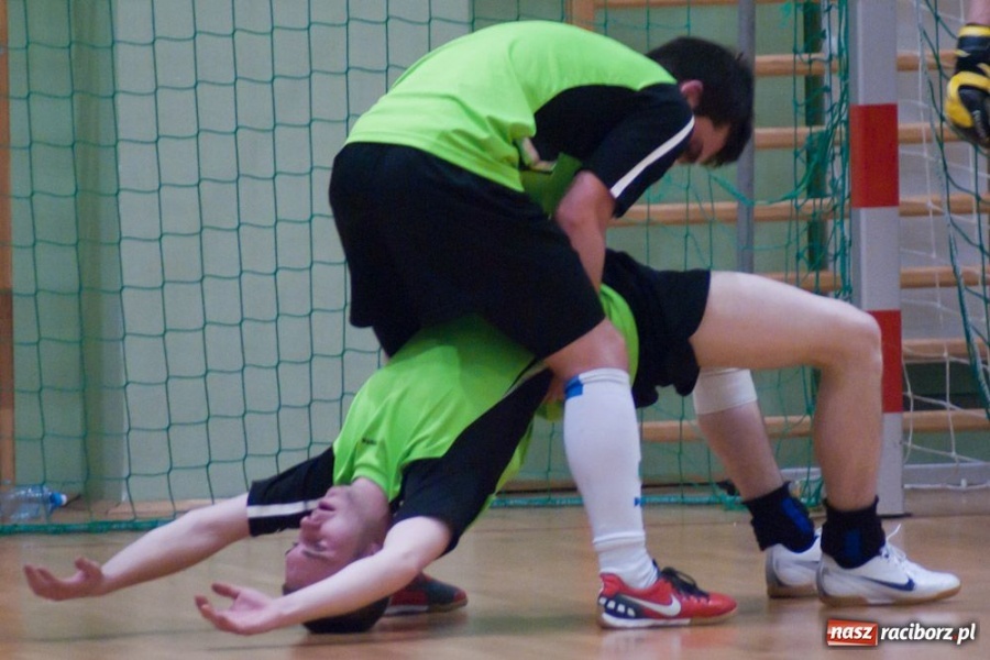 Zdjęcie w galerii na portalu naszraciborz.pl: Grad goli w meczu Galaktikos wiadomości z regionu