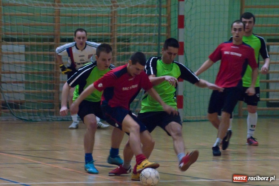 Zdjęcie w galerii na portalu naszraciborz.pl: Grad goli w meczu Galaktikos wiadomości z regionu