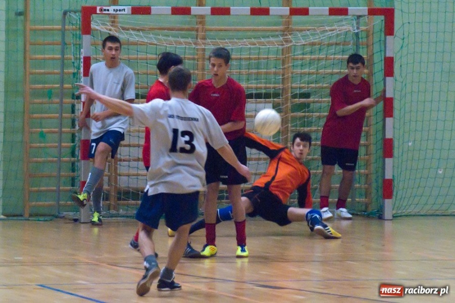 Zdjęcie w galerii na portalu naszraciborz.pl: Grad goli w meczu Galaktikos wiadomości z regionu