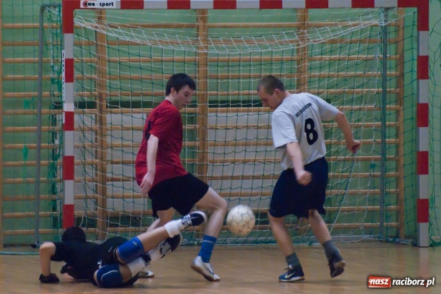 Zdjęcie w galerii na portalu naszraciborz.pl: Grad goli w meczu Galaktikos wiadomości z regionu