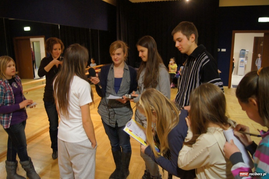 Zdjęcie w galerii na portalu naszraciborz.pl: Tańczą z Manuelą w RCK-u wiadomości z regionu