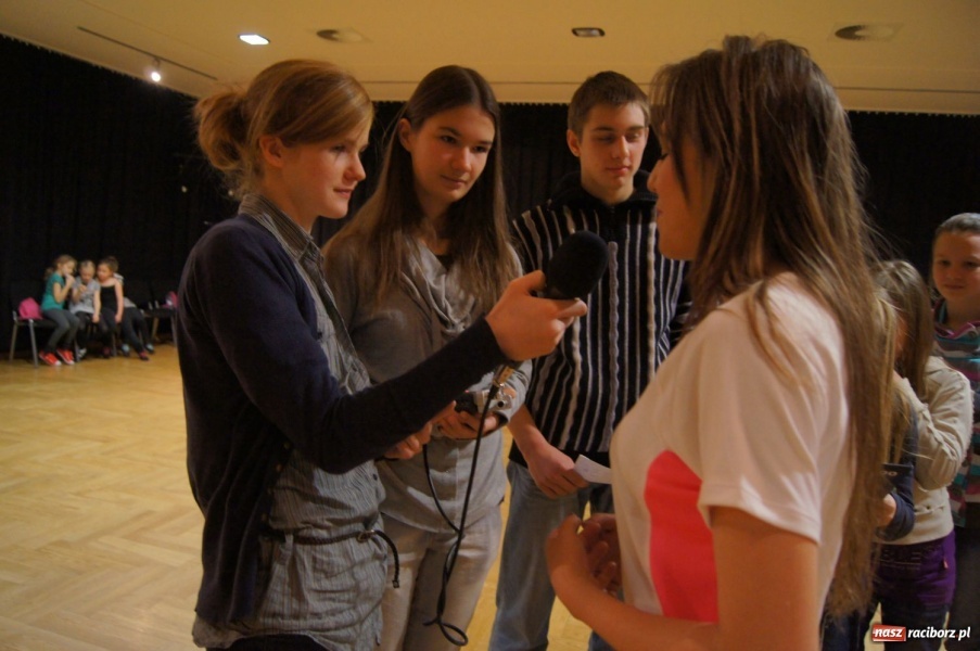 Zdjęcie w galerii na portalu naszraciborz.pl: Tańczą z Manuelą w RCK-u wiadomości z regionu