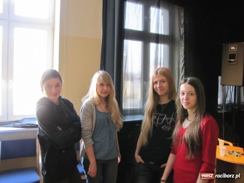 Zdjęcie w galerii na portalu naszraciborz.pl: W Strzesze powstają piosenki wiadomości z regionu