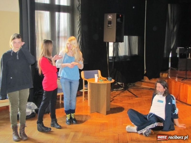 Zdjęcie w galerii na portalu naszraciborz.pl: W Strzesze powstają piosenki wiadomości z regionu