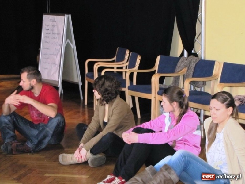 Zdjęcie w galerii na portalu naszraciborz.pl: W Strzesze powstają piosenki wiadomości z regionu