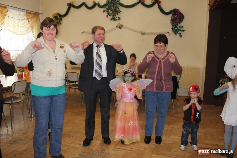 Zdjęcie w galerii na portalu naszraciborz.pl: Karnawałowe szaleństwo w Krzanowicach wiadomości z regionu