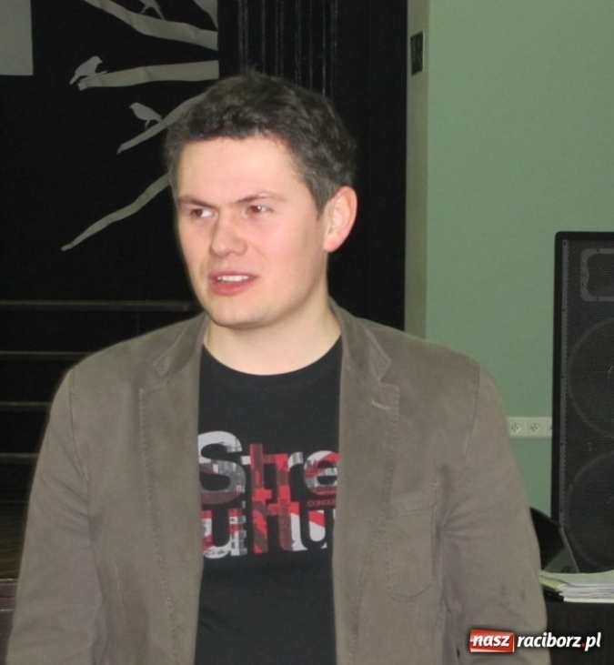 Zdjęcie w galerii na portalu naszraciborz.pl: Trener ekipy Haliny Młynkowej w MDK wiadomości z regionu