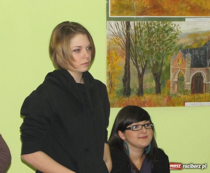 Zdjęcie w galerii na portalu naszraciborz.pl: Trener ekipy Haliny Młynkowej w MDK wiadomości z regionu