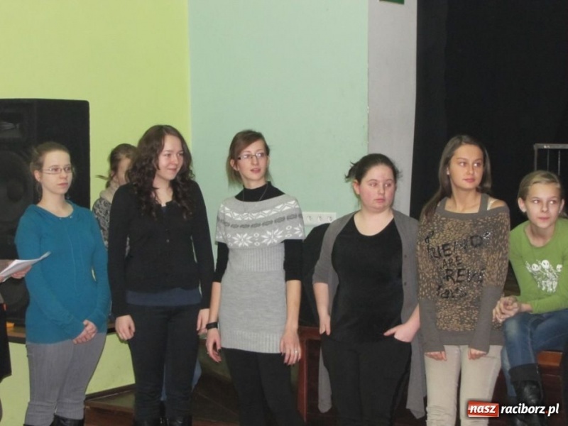 Zdjęcie w galerii na portalu naszraciborz.pl: Trener ekipy Haliny Młynkowej w MDK wiadomości z regionu