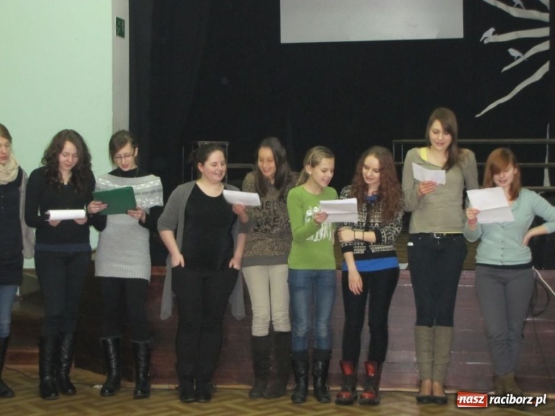 Zdjęcie w galerii na portalu naszraciborz.pl: Trener ekipy Haliny Młynkowej w MDK wiadomości z regionu