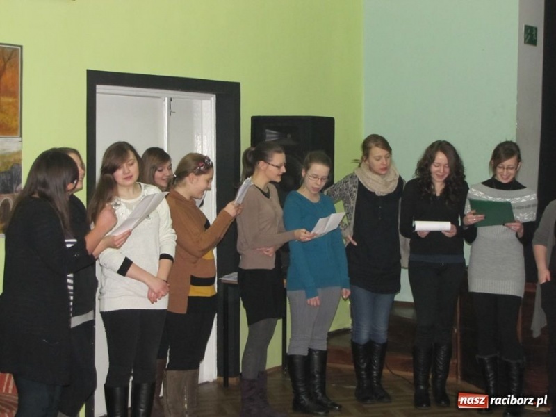 Zdjęcie w galerii na portalu naszraciborz.pl: Trener ekipy Haliny Młynkowej w MDK wiadomości z regionu