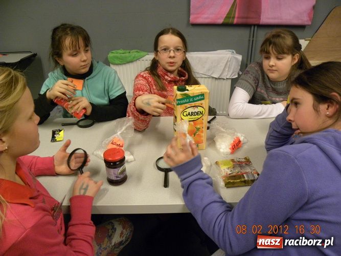 Zdjęcie w galerii na portalu naszraciborz.pl: Zwiedzili Mediatekę i Humanitarium wiadomości z regionu