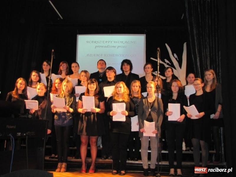 Zdjęcie w galerii na portalu naszraciborz.pl: Wielki finał wokalny w MDK wiadomości z regionu