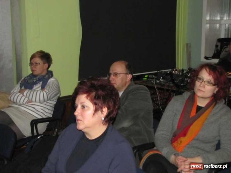 Zdjęcie w galerii na portalu naszraciborz.pl: Wielki finał wokalny w MDK wiadomości z regionu