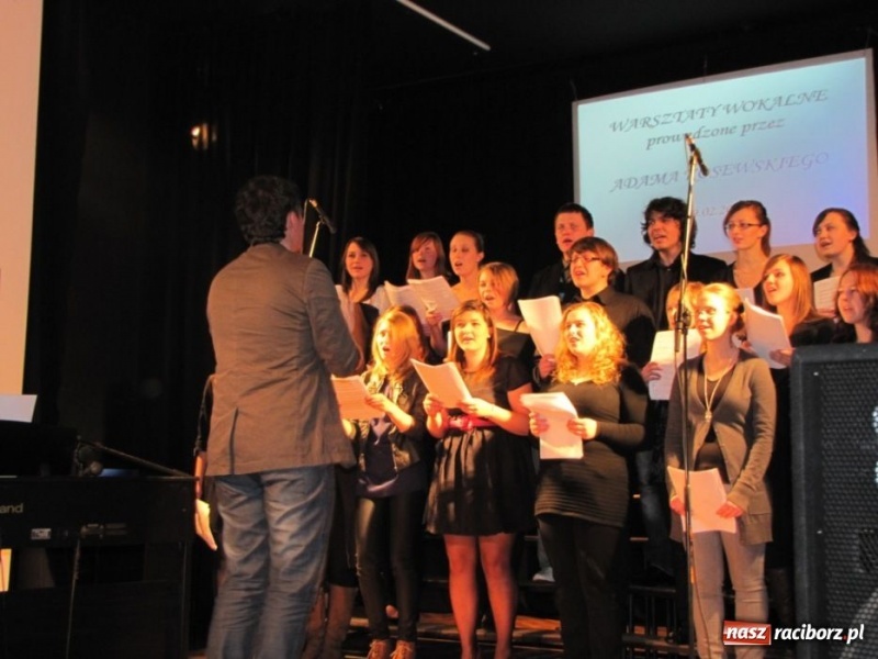 Zdjęcie w galerii na portalu naszraciborz.pl: Wielki finał wokalny w MDK wiadomości z regionu