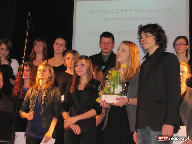 Zdjęcie w galerii na portalu naszraciborz.pl: Wielki finał wokalny w MDK wiadomości z regionu