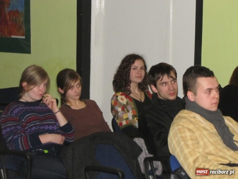 Zdjęcie w galerii na portalu naszraciborz.pl: Wielki finał wokalny w MDK wiadomości z regionu