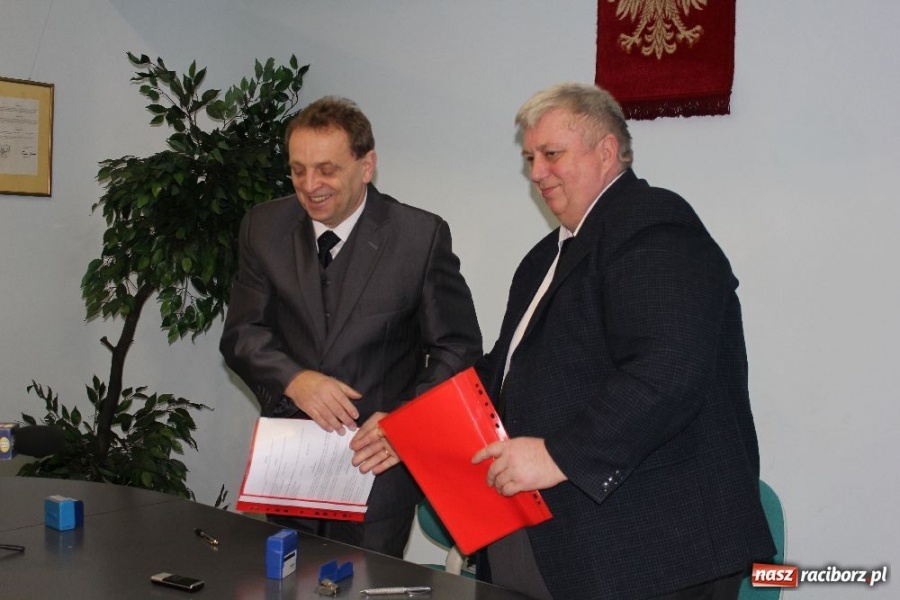 Zdjęcie w galerii na portalu naszraciborz.pl: Umowa z Borbudem podpisana wiadomości z regionu