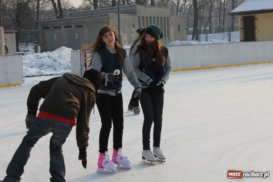 Zdjęcie w galerii na portalu naszraciborz.pl: Karnawał na lodzie wiadomości z regionu