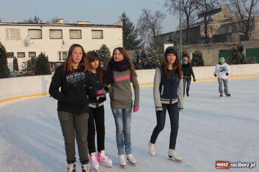 Zdjęcie w galerii na portalu naszraciborz.pl: Karnawał na lodzie wiadomości z regionu