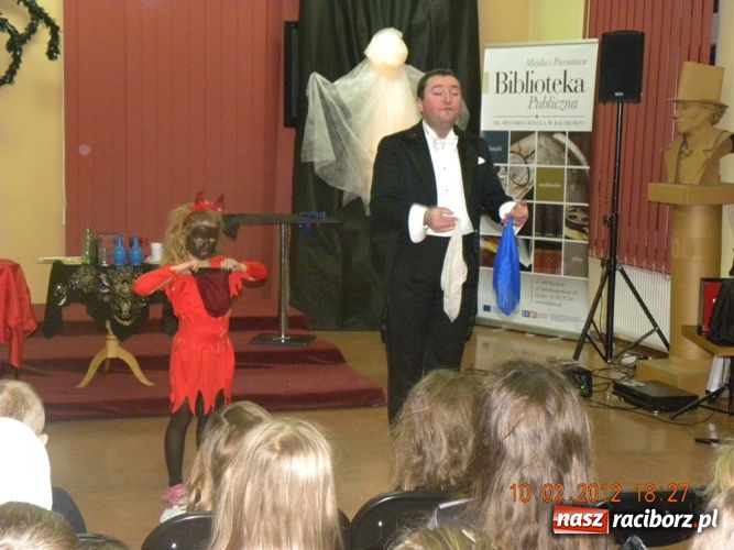 Zdjęcie w galerii na portalu naszraciborz.pl: Niech żyje bal z dreszczykiem wiadomości z regionu