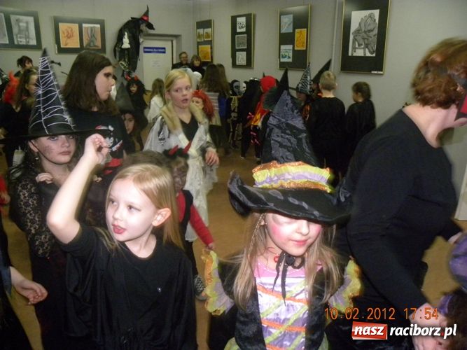 Zdjęcie w galerii na portalu naszraciborz.pl: Niech żyje bal z dreszczykiem wiadomości z regionu