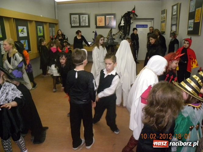 Zdjęcie w galerii na portalu naszraciborz.pl: Niech żyje bal z dreszczykiem wiadomości z regionu