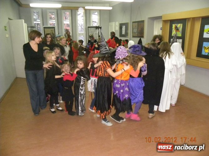 Zdjęcie w galerii na portalu naszraciborz.pl: Niech żyje bal z dreszczykiem wiadomości z regionu