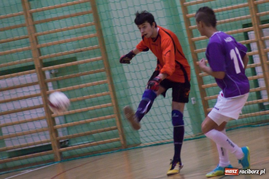 Zdjęcie w galerii na portalu naszraciborz.pl: Sklep Sportowy coraz bliżej awansu wiadomości z regionu