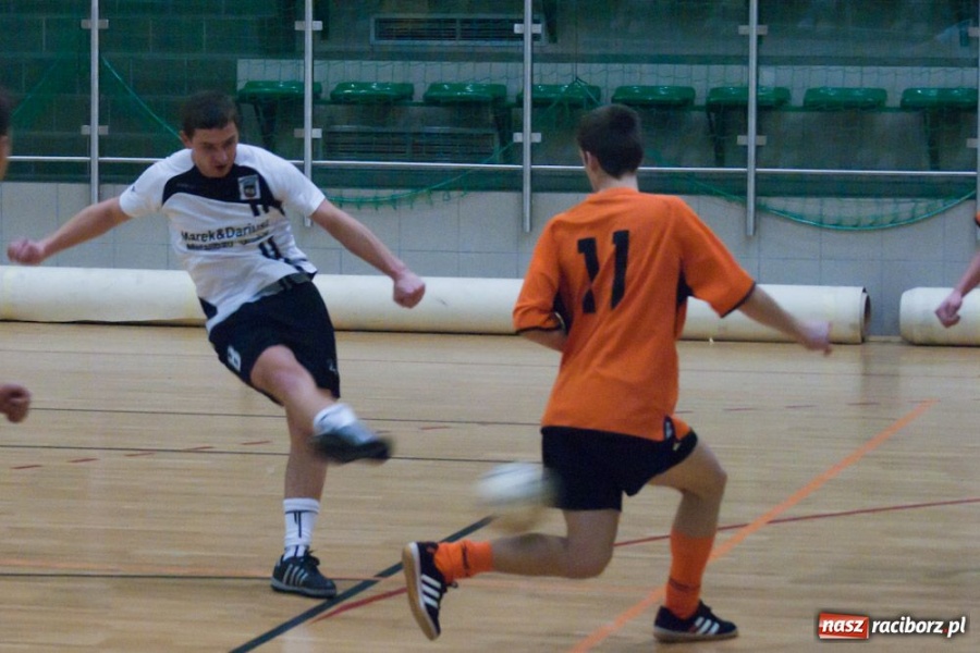 Zdjęcie w galerii na portalu naszraciborz.pl: Cukiernia Gianni gromi wiadomości z regionu