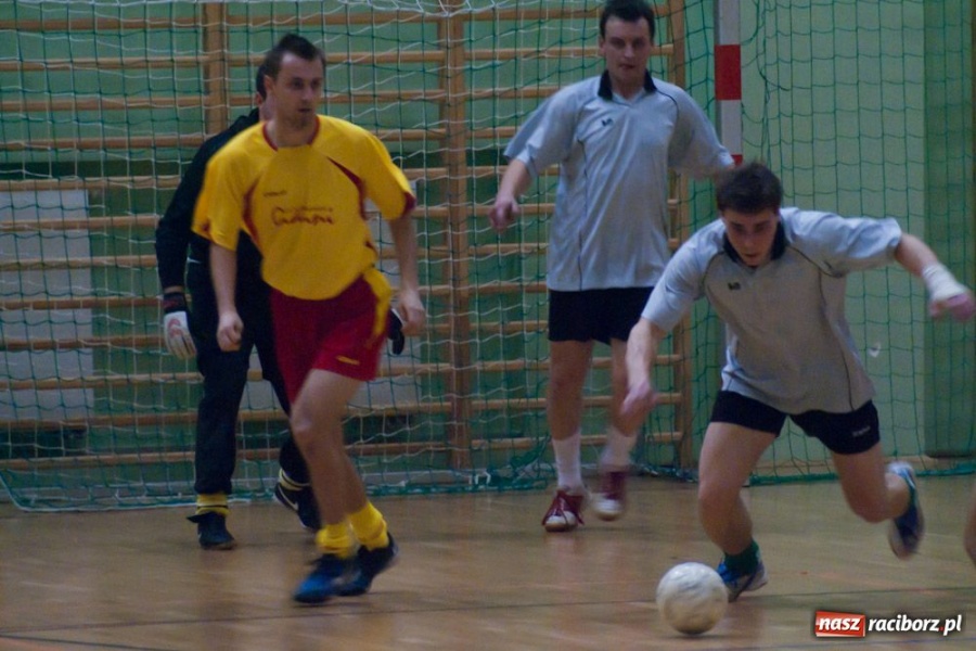 Zdjęcie w galerii na portalu naszraciborz.pl: Cukiernia Gianni gromi wiadomości z regionu