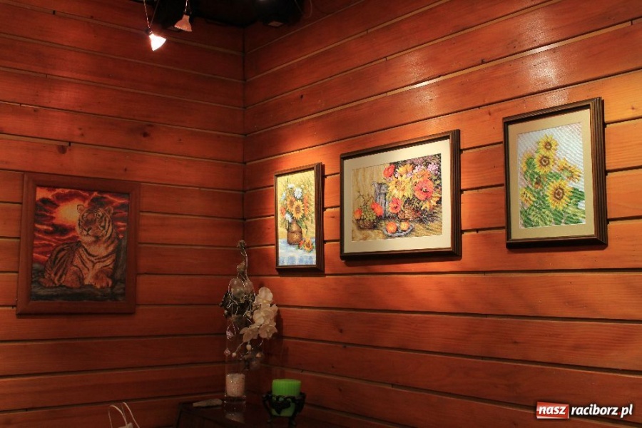 Zdjęcie w galerii na portalu naszraciborz.pl: Haftem malowane... wiadomości z regionu