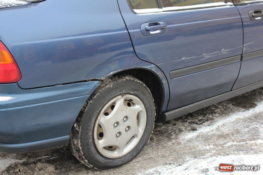 Zdjęcie w galerii na portalu naszraciborz.pl: Był pijany. Rozbił dziewięć aut wiadomości z regionu