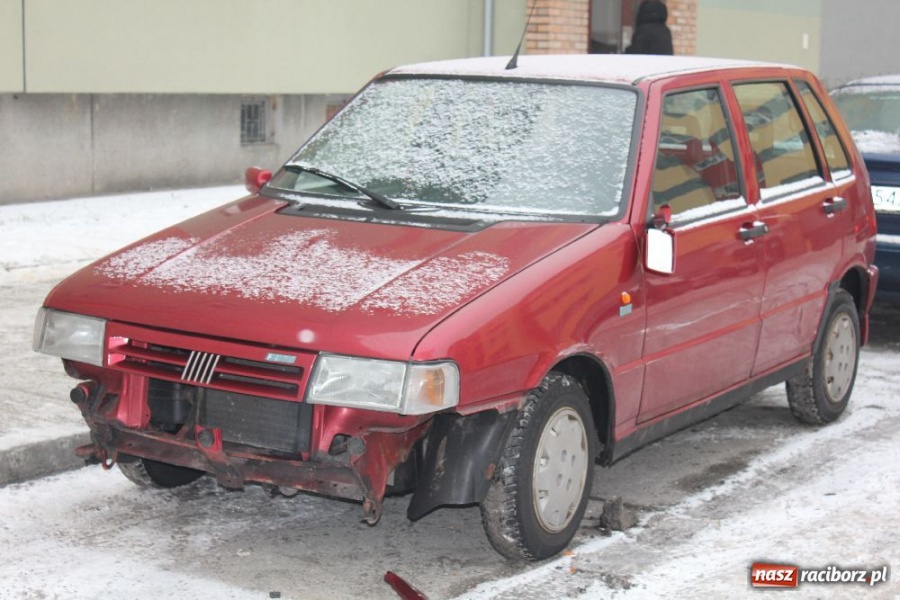 Zdjęcie w galerii na portalu naszraciborz.pl: Był pijany. Rozbił dziewięć aut wiadomości z regionu
