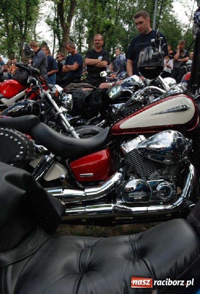 Zdjęcie w galerii na portalu naszraciborz.pl: Chopperem przez zaspy wiadomości z regionu