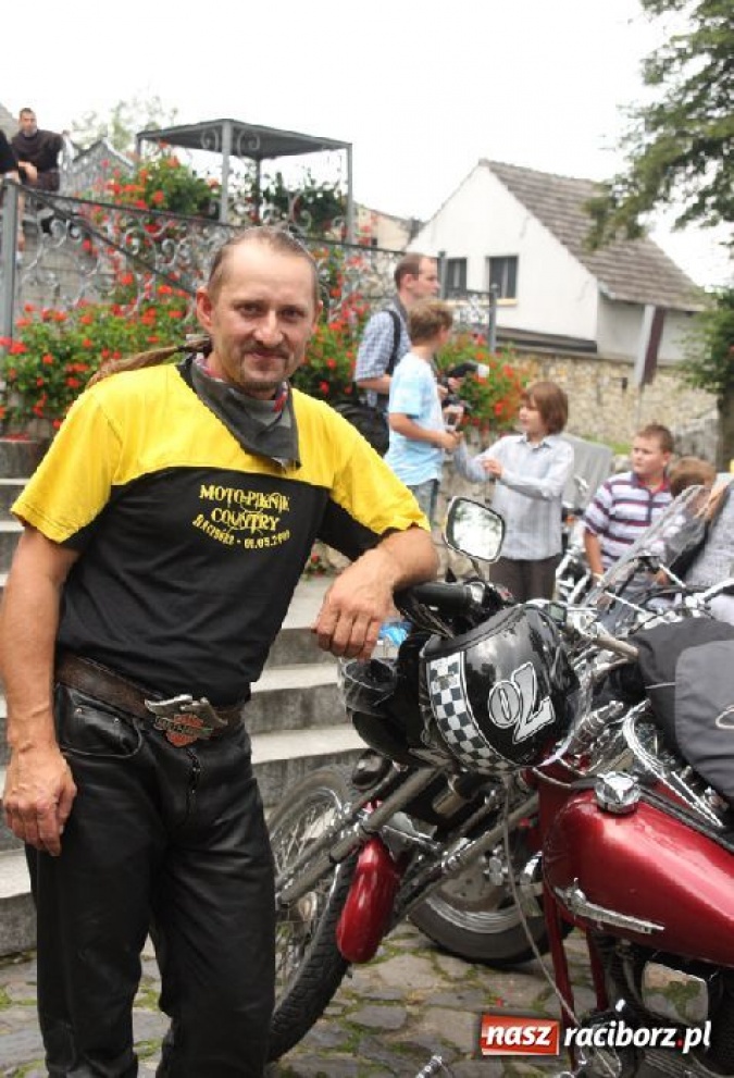 Zdjęcie w galerii na portalu naszraciborz.pl: Chopperem przez zaspy wiadomości z regionu