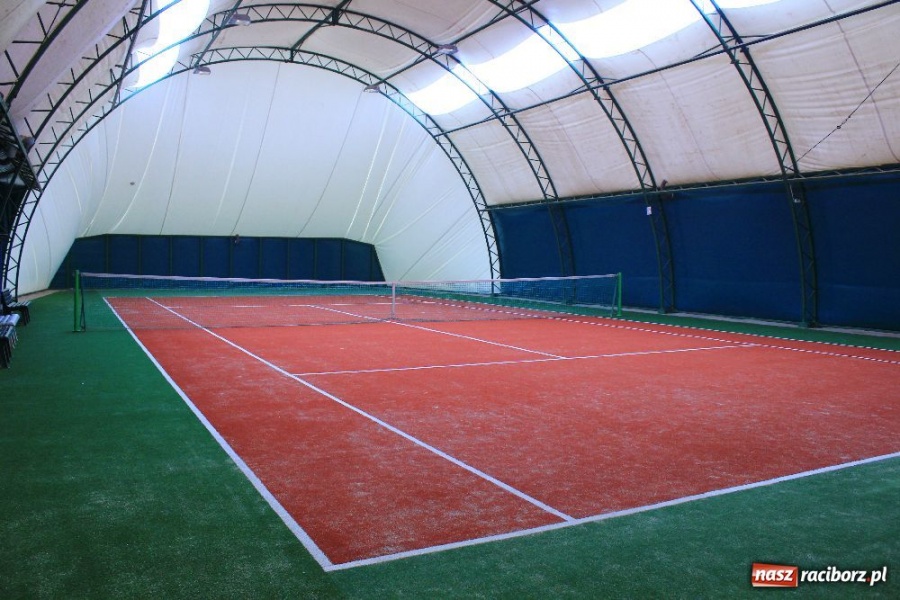 Zdjęcie w galerii na portalu naszraciborz.pl: Kryty kort przechodzi renesans wiadomości z regionu