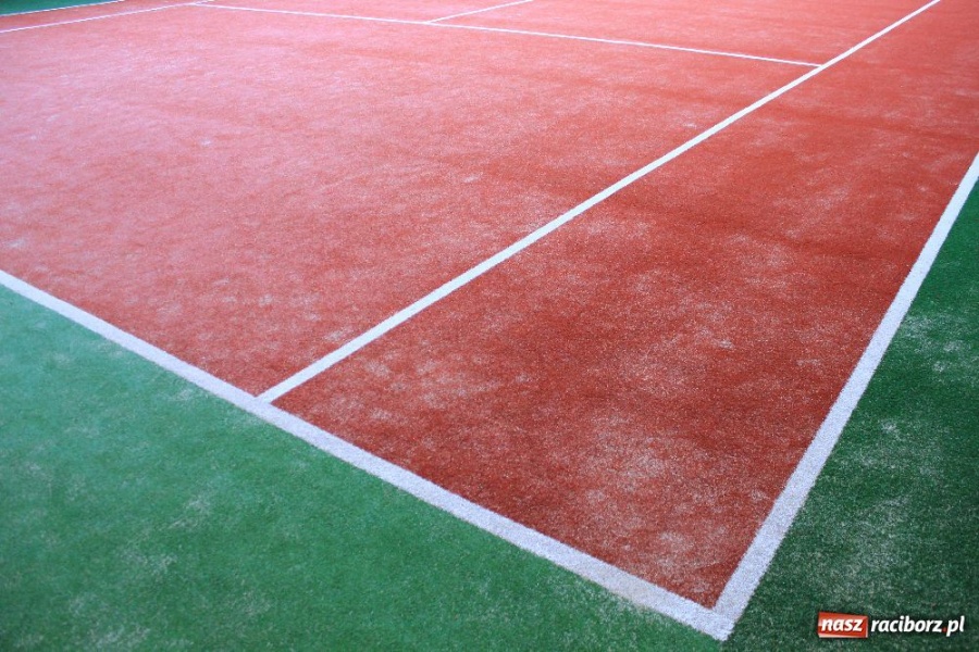 Zdjęcie w galerii na portalu naszraciborz.pl: Kryty kort przechodzi renesans wiadomości z regionu