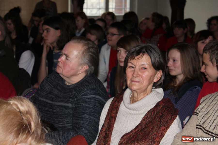 Zdjęcie w galerii na portalu naszraciborz.pl: Uczniowie G5 pamiętają o AK wiadomości z regionu