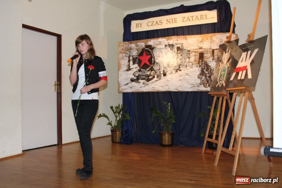 Zdjęcie w galerii na portalu naszraciborz.pl: Uczniowie G5 pamiętają o AK wiadomości z regionu