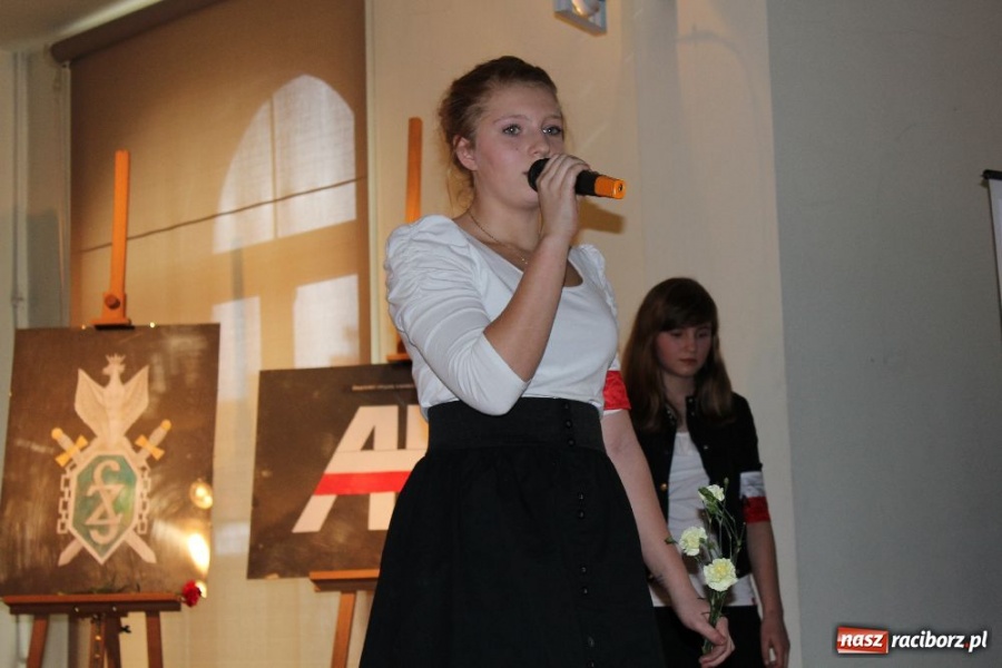 Zdjęcie w galerii na portalu naszraciborz.pl: Uczniowie G5 pamiętają o AK wiadomości z regionu