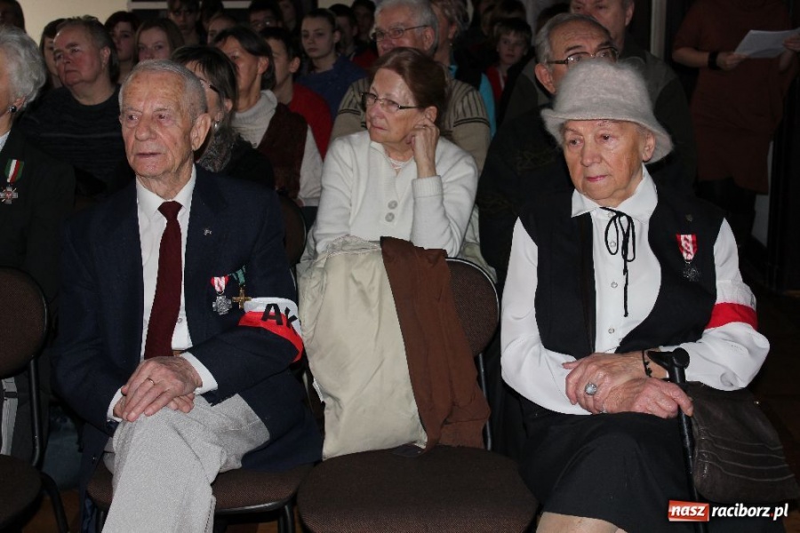 Zdjęcie w galerii na portalu naszraciborz.pl: Uczniowie G5 pamiętają o AK wiadomości z regionu