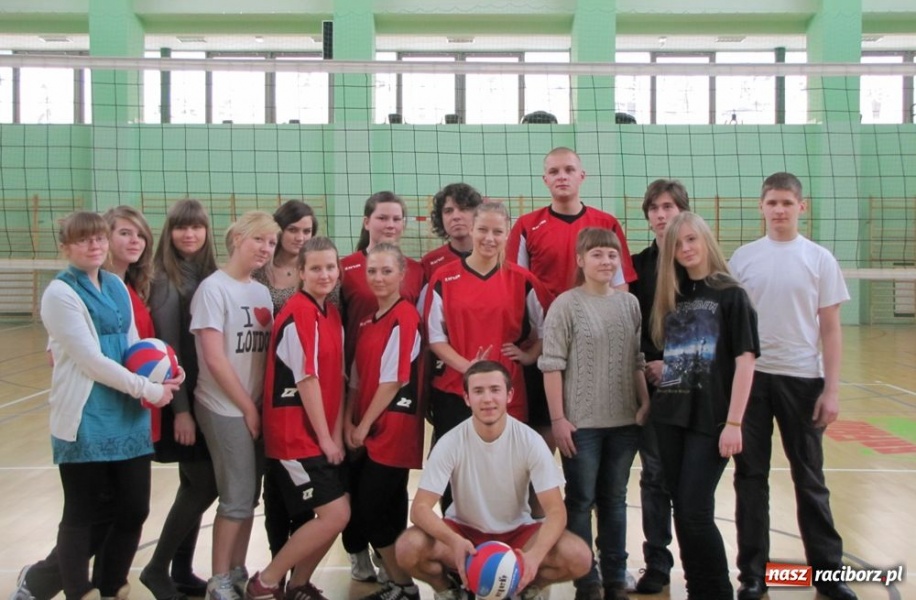 Zdjęcie w galerii na portalu naszraciborz.pl: Młodzi radni trenowali na Arenie wiadomości z regionu