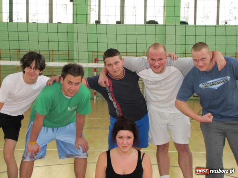 Zdjęcie w galerii na portalu naszraciborz.pl: Młodzi radni trenowali na Arenie wiadomości z regionu